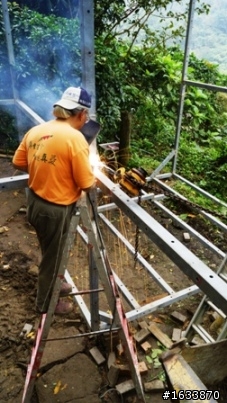  DIY簡單蓋鋼構木屋