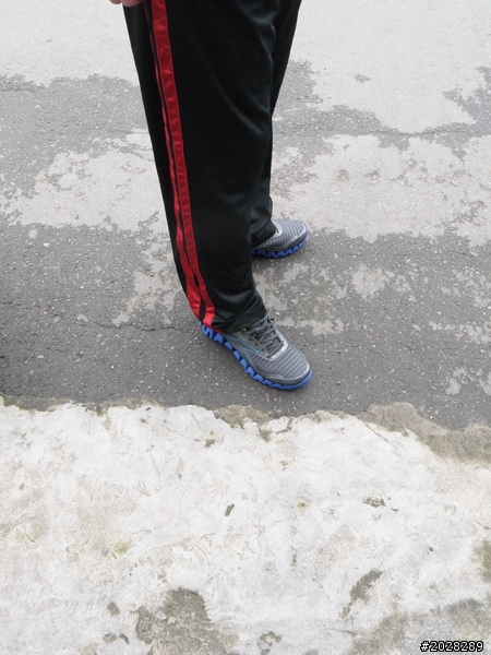 工作壓力大嗎？ 慢跑吧!!  Reebok Zigtech開箱分享