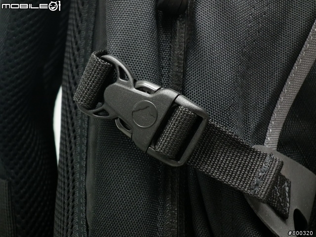 [開箱] 帶大腳架旅遊Lowepro CompuRover AW 羅普 電腦羅孚客 相機後背包