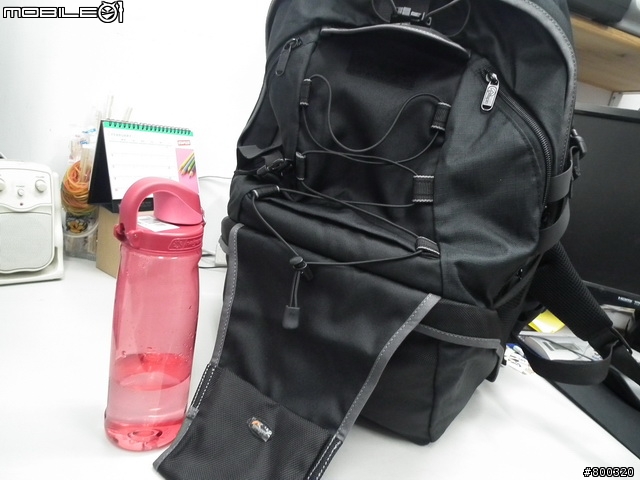 [開箱] 帶大腳架旅遊Lowepro CompuRover AW 羅普 電腦羅孚客 相機後背包