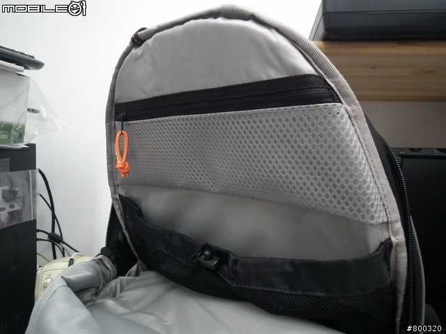 [開箱] 帶大腳架旅遊Lowepro CompuRover AW 羅普 電腦羅孚客 相機後背包