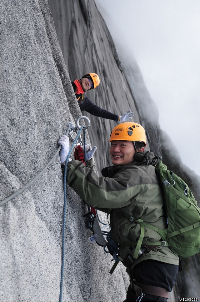 [神山-沙巴] 神山加碼極限攀岩Via Ferrata-Low's Peak Circuit 差點回不來了20120228
