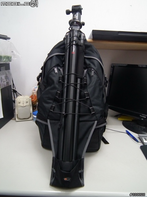 [開箱] 帶大腳架旅遊Lowepro CompuRover AW 羅普 電腦羅孚客 相機後背包