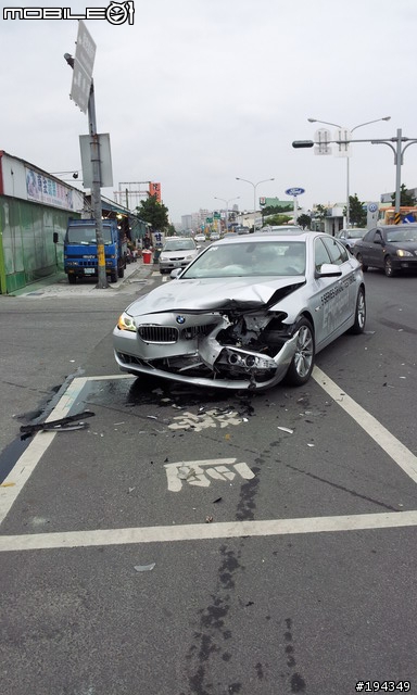 上班的時候看到的車禍…