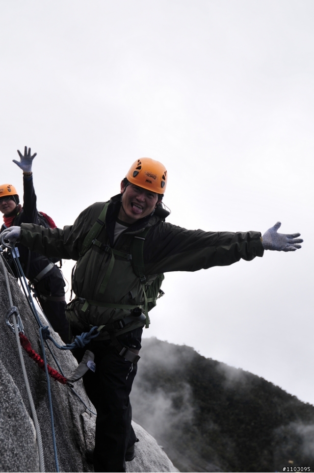 [神山-沙巴] 神山加碼極限攀岩Via Ferrata-Low's Peak Circuit 差點回不來了20120228