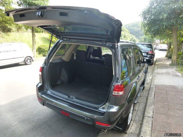 2012年3月30號 Ford Escape 2.3XLT 深灰色 簡易開箱分享