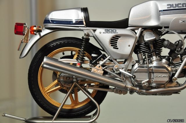 機車聰聰聰 --- 1/12  DUCATI 900SS 製作分享