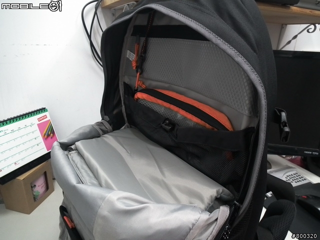 [開箱] 帶大腳架旅遊Lowepro CompuRover AW 羅普 電腦羅孚客 相機後背包