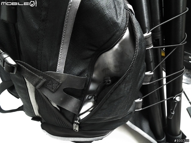 [開箱] 帶大腳架旅遊Lowepro CompuRover AW 羅普 電腦羅孚客 相機後背包