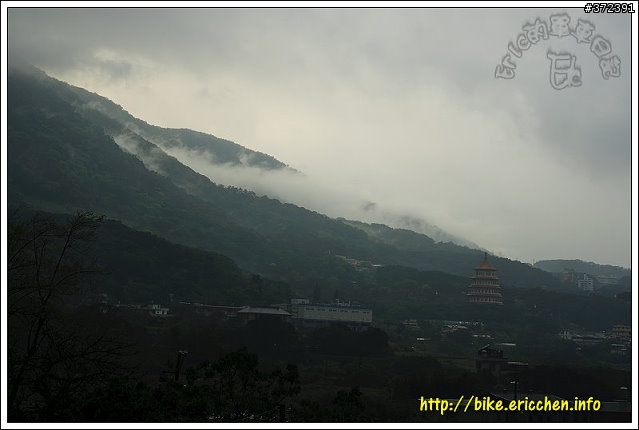 [Eric的單車日記] 紅櫻新綠 春山探秘 (天元宮滿開)