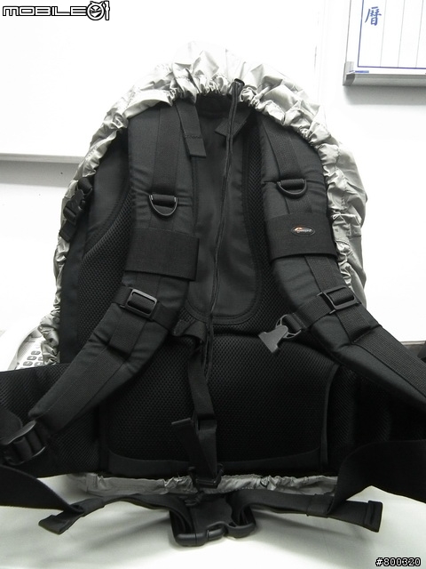 [開箱] 帶大腳架旅遊Lowepro CompuRover AW 羅普 電腦羅孚客 相機後背包