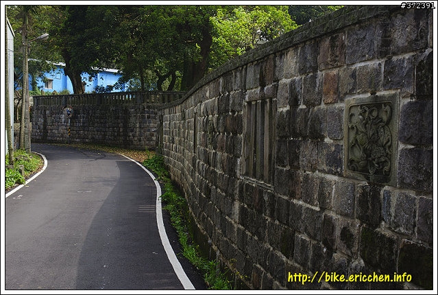 [Eric的單車日記] 紅櫻新綠 春山探秘 (天元宮滿開)