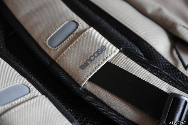 （開箱筆電背包）INCASE Range Backpack for MacBook Pro 15"