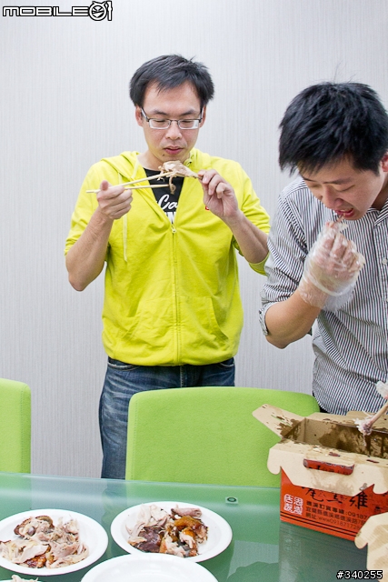 小惡魔下午茶(101/03/28)--火力全開之炸雞餐與美味甕窯雞