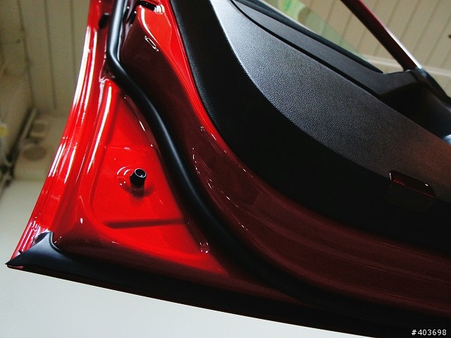 [分享]GTI6質感又提升一步了...原廠車門隔音條...
