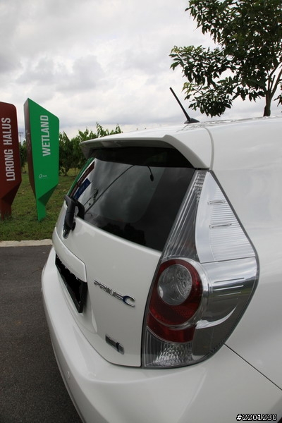 [不專業開箱圖] Prius C