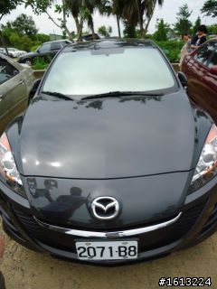 請協尋~2010年式 鐵灰色粉晶馬自達3(四門1.6) 車號: 2071-B8