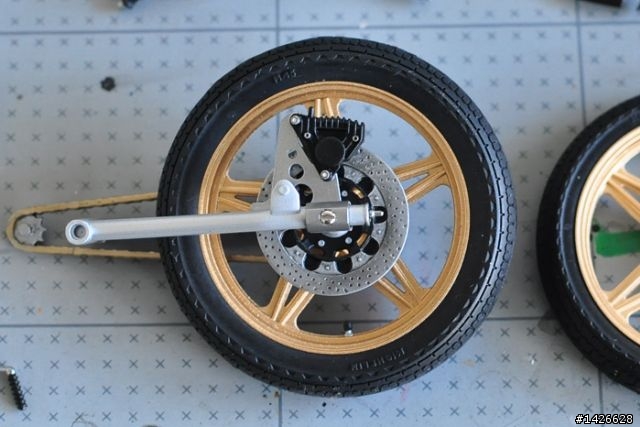 機車聰聰聰 --- 1/12  DUCATI 900SS 製作分享