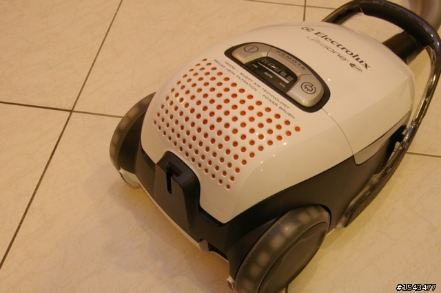ELECTROLUX 8871 吸塵器 簡單開箱文