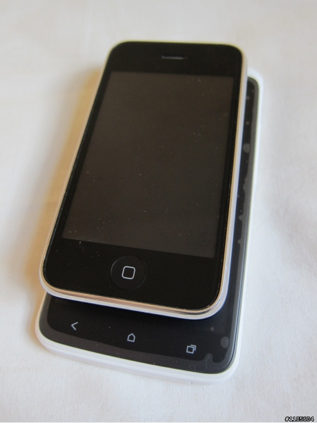 [澳洲] HTC One X 開箱 （疑似淺黃斑又出現）