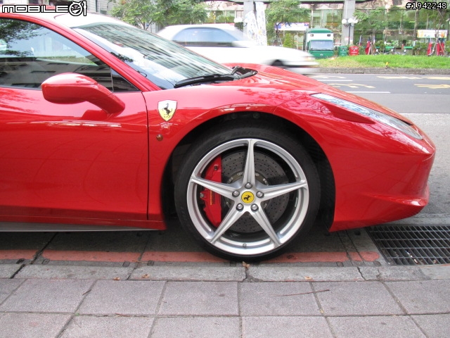 458 Italia與SLS AMG Coupe
