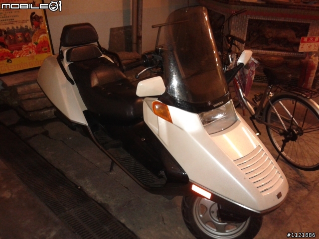 請問這台HONDA的型號~
