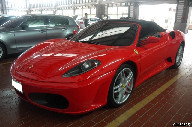 2012  F30之展示間側拍...