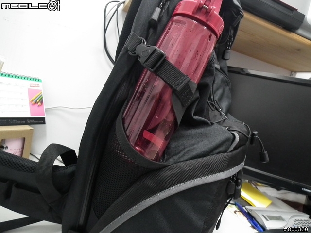 [開箱] 帶大腳架旅遊Lowepro CompuRover AW 羅普 電腦羅孚客 相機後背包