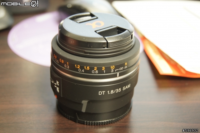忍不住了...DT 35mm F1.8 二手區看了半年都檢不到便宜....