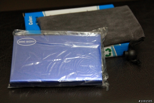 等了這麼多天,samsung tab 7.7贈品藍芽棒與行動電源終於寄來了