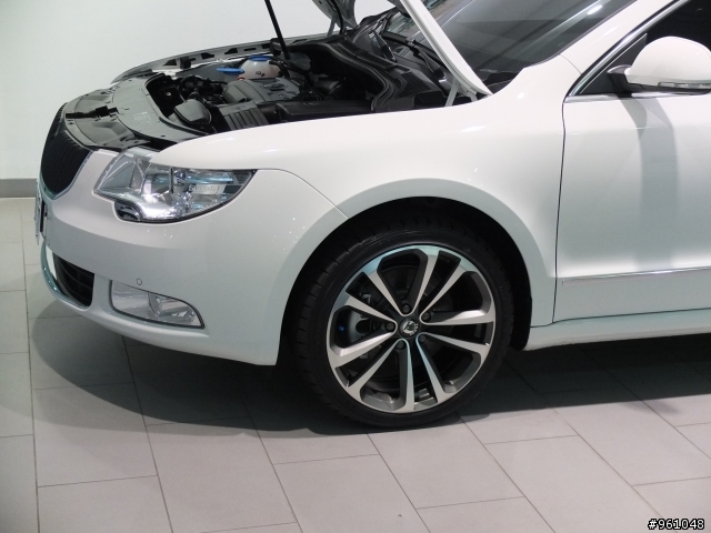 超迷人的白色Superb 1.8 TSI 今天交車了!!!
