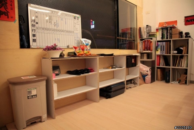 台中市二十年老屋改建 之 無裝修純傢俱