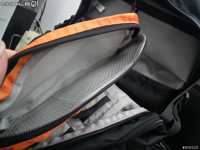 [開箱] 帶大腳架旅遊Lowepro CompuRover AW 羅普 電腦羅孚客 相機後背包