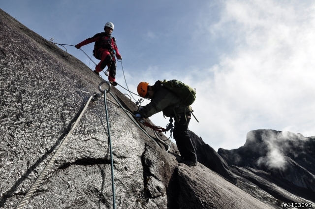 [神山-沙巴] 神山加碼極限攀岩Via Ferrata-Low's Peak Circuit 差點回不來了20120228