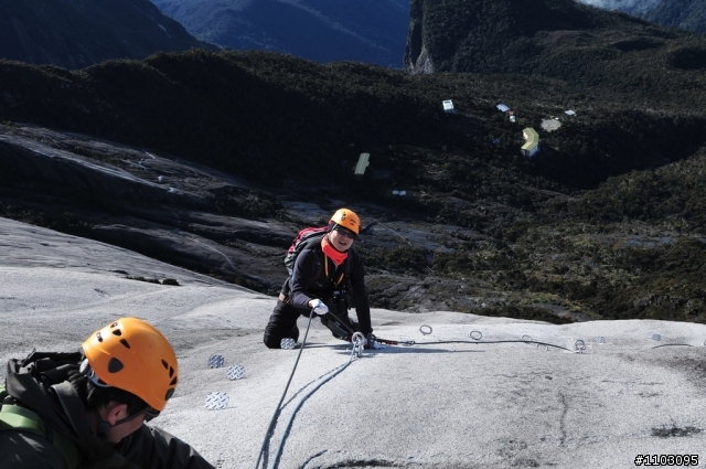 [神山-沙巴] 神山加碼極限攀岩Via Ferrata-Low's Peak Circuit 差點回不來了20120228