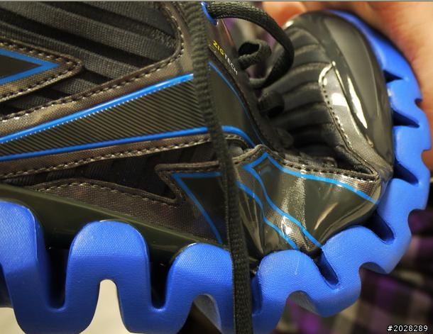 工作壓力大嗎？ 慢跑吧!!  Reebok Zigtech開箱分享