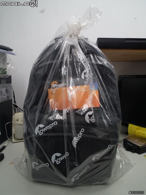 [開箱] 帶大腳架旅遊Lowepro CompuRover AW 羅普 電腦羅孚客 相機後背包