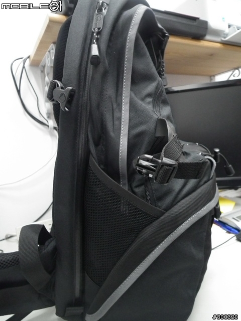 [開箱] 帶大腳架旅遊Lowepro CompuRover AW 羅普 電腦羅孚客 相機後背包
