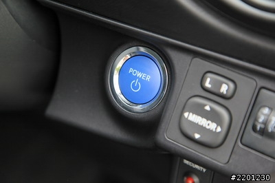 [不專業開箱圖] Prius C