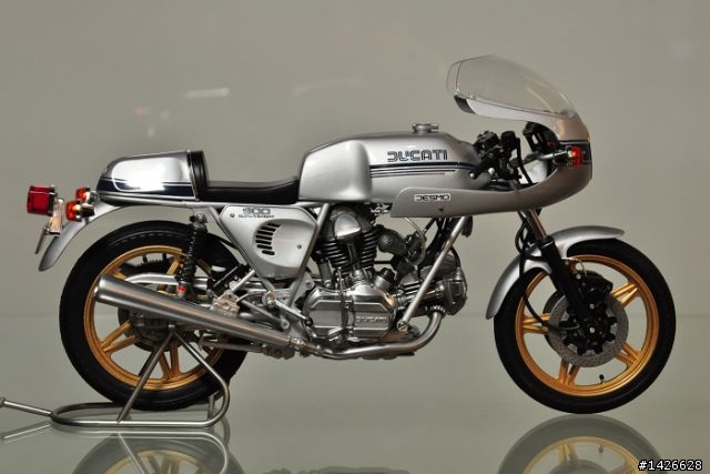 機車聰聰聰 --- 1/12  DUCATI 900SS 製作分享