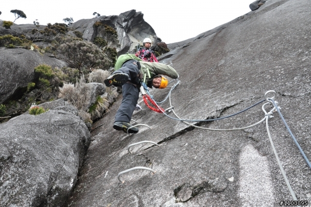 [神山-沙巴] 神山加碼極限攀岩Via Ferrata-Low's Peak Circuit 差點回不來了20120228