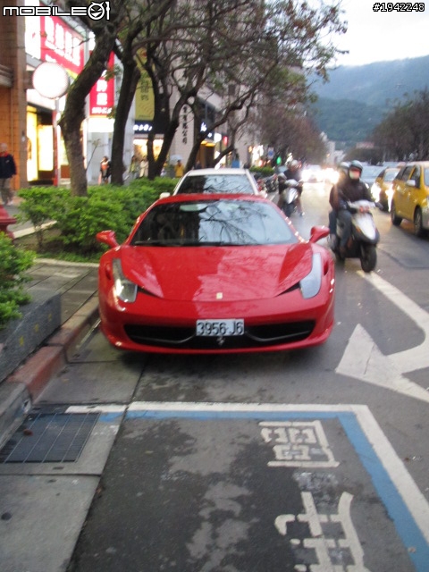 458 Italia與SLS AMG Coupe