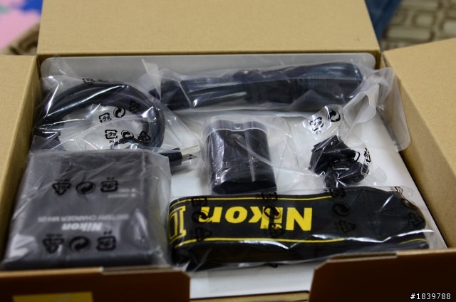 趕上開箱潮~D800 GET!