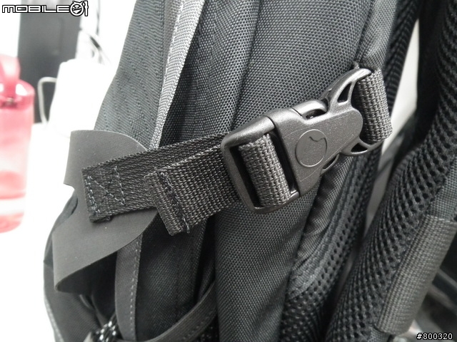 [開箱] 帶大腳架旅遊Lowepro CompuRover AW 羅普 電腦羅孚客 相機後背包