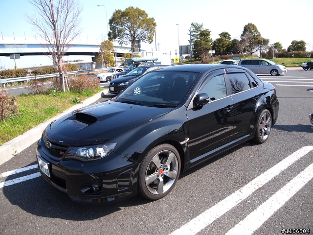 在日本看到的汽車~這一台是硬皮鯊嗎?