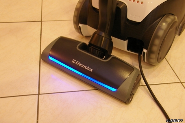 ELECTROLUX 8871 吸塵器 簡單開箱文