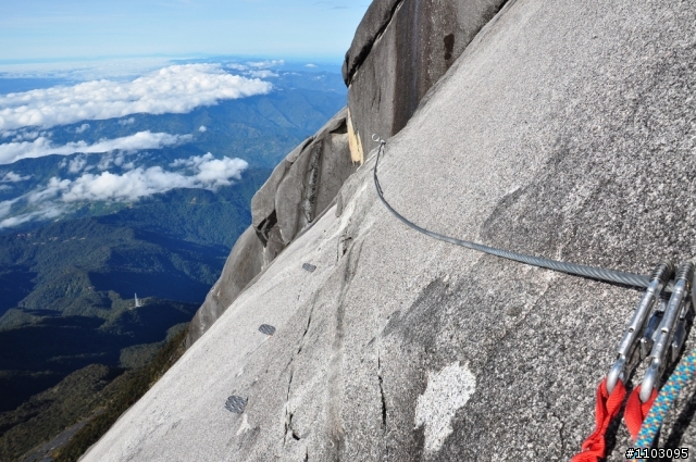[神山-沙巴] 神山加碼極限攀岩Via Ferrata-Low's Peak Circuit 差點回不來了20120228