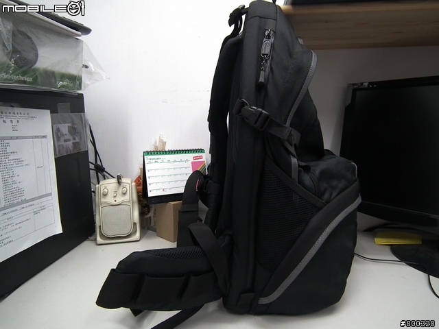 [開箱] 帶大腳架旅遊Lowepro CompuRover AW 羅普 電腦羅孚客 相機後背包