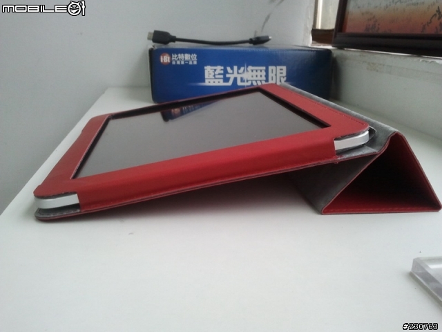 一次三台大陸 9.7" MID +ONDA Vi30 8" 開箱