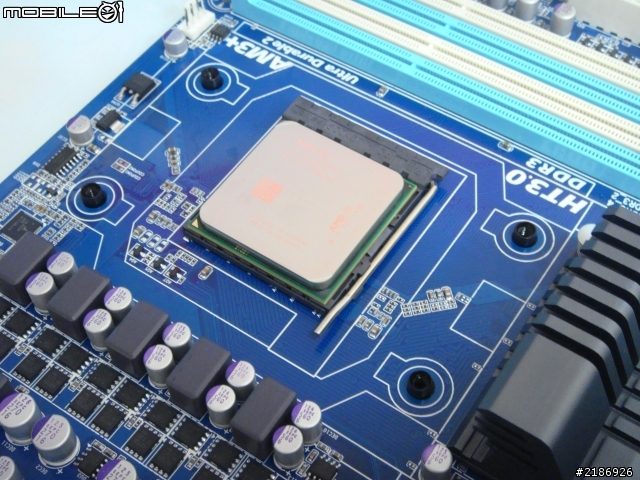 八匹瘋馬狂奔,旗艦級水冷版FX-8150開箱